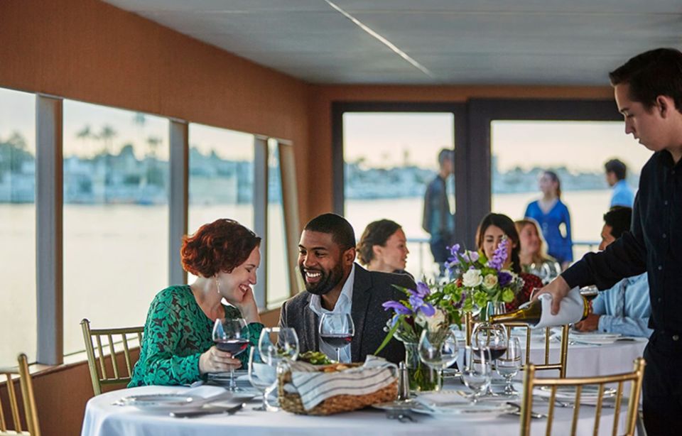 Los Angeles: Weekend Dinner Cruise From Newport Beach - Key Points