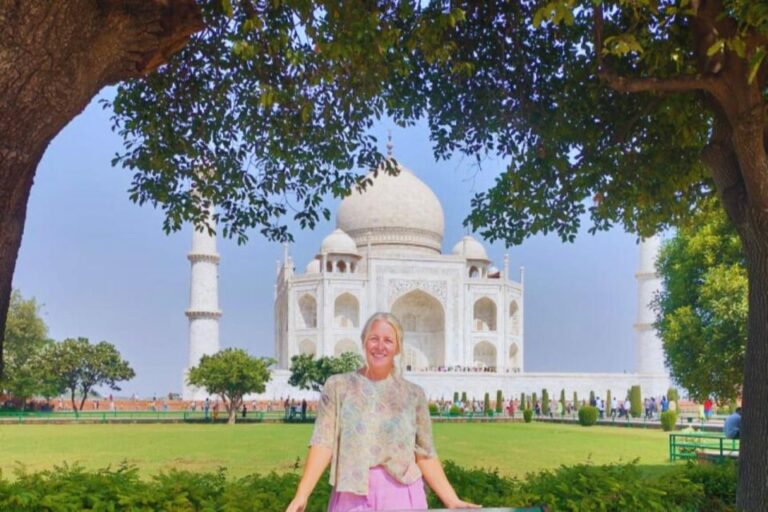 From Delhi: Old and New Delhi Tour With Taj Mahal for 2 Days
