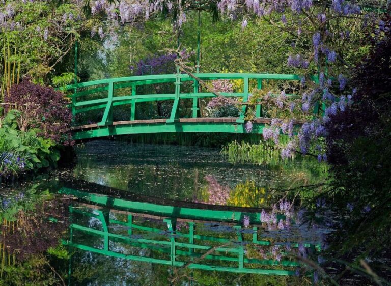 Paris: Transport for Visit Giverny Claude Monet 7 Peoples