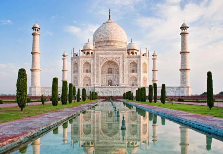 Private One Day Delhi to Agra Tour by Car