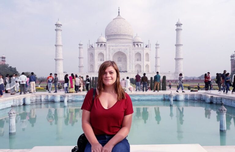 Same Day Tour of Incredible Taj Mahal From Delhi By Car