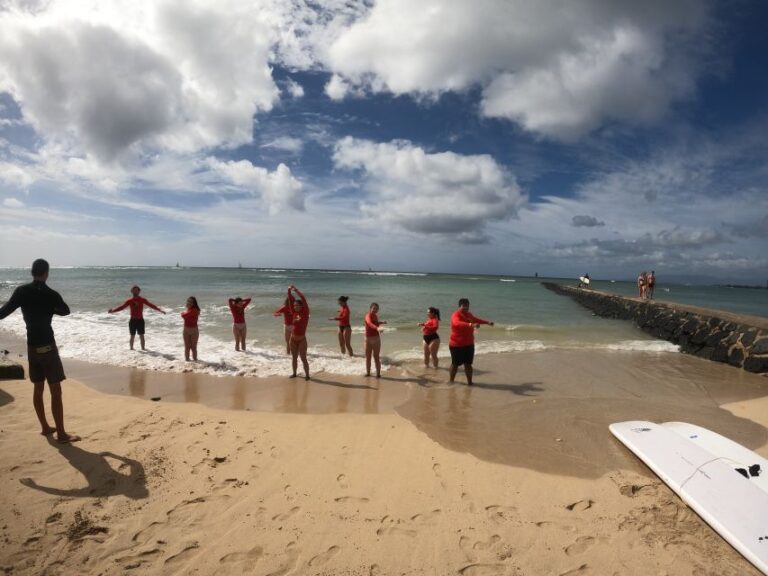 Surfing Lesson in Waikiki, 3 or More Students, 13yo or Older