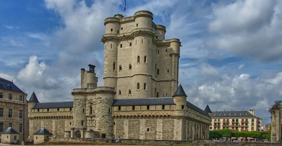 Vincennes Castle: Private Guided Tour With Entry Ticket - Languages Available