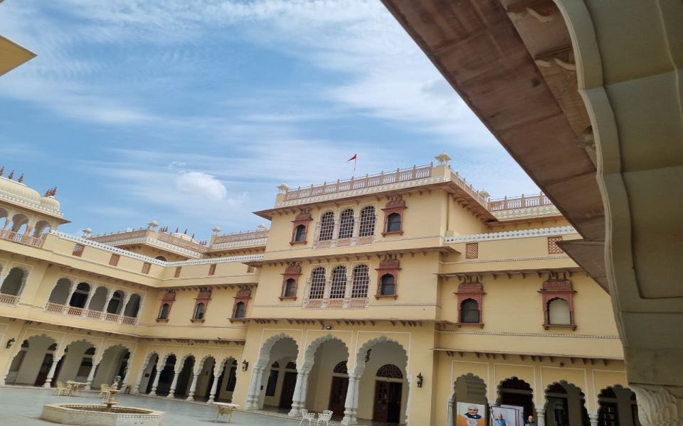 Delhi: 4 Days Delhi Agra Jaipur Multi Days Tour With Lunch - Jaipur Forts and Farewell Dinner