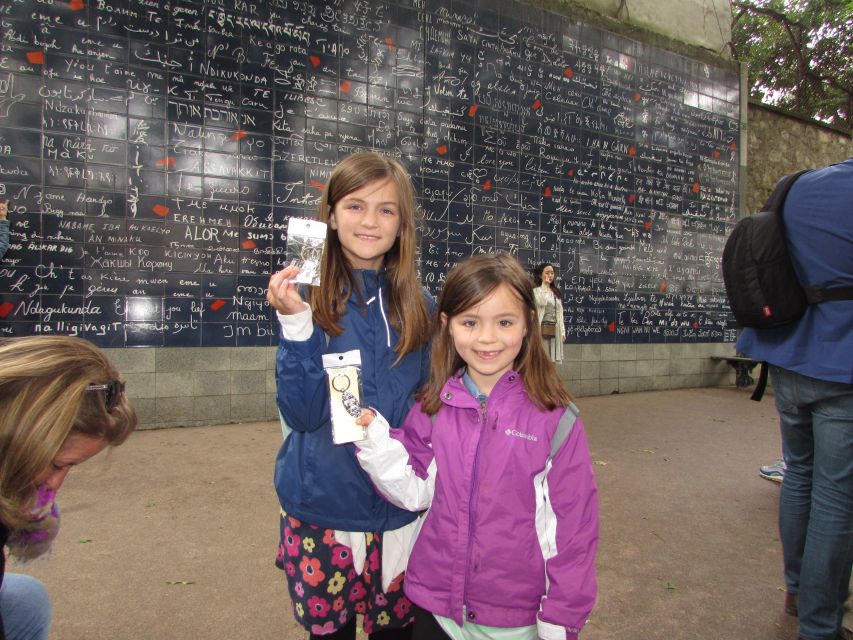 Montmartre: Private Treasure Hunt for Families and Kids - Experience Description