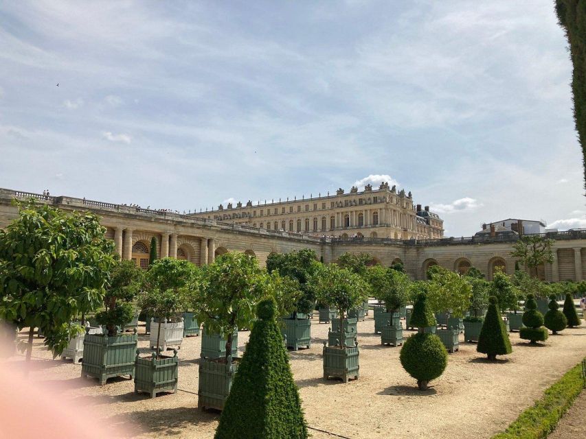 Chateau De Fontainebleau & Chateau De Versailles - Key Points