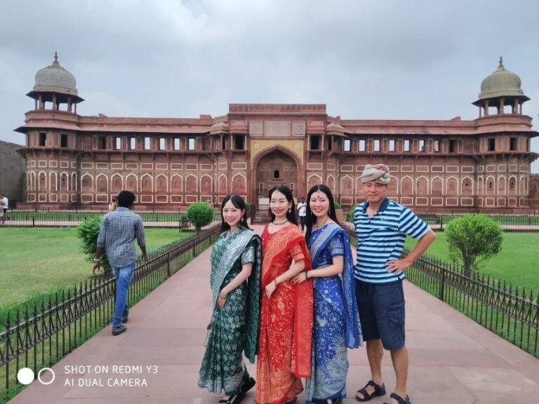 From Delhi: Overnight Agra Tour With Fatehpur Sikari By Car