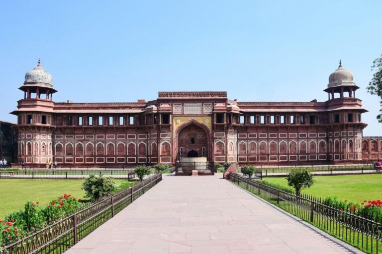 From Delhi: Private 2-Day Tour to Agra and Jaipur