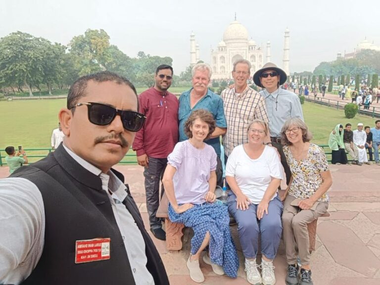 From Delhi: Skip-the-line Taj Mahal and Agra Fort Day Trip