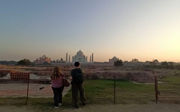 From Delhi: Taj Mahal Same Day Tour By A/C Car