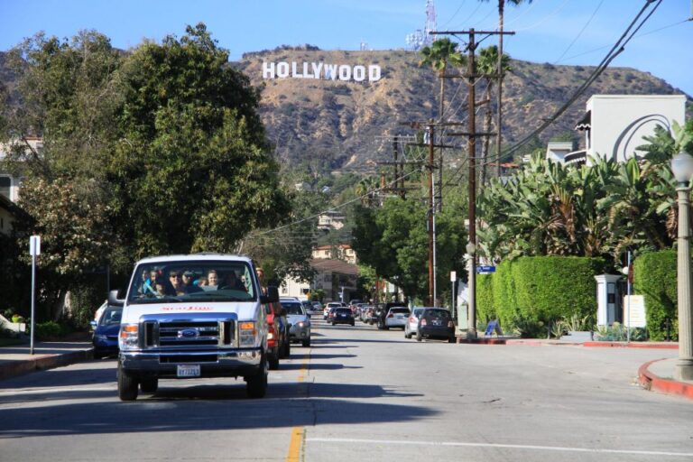 Los Angeles: Hop-On Hop-Off Bus and Celebrity Homes Tour