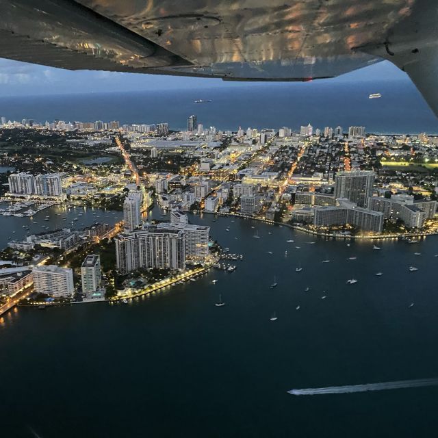 Miami: Romantic 1-Hour Private Flight Tour With Champagne