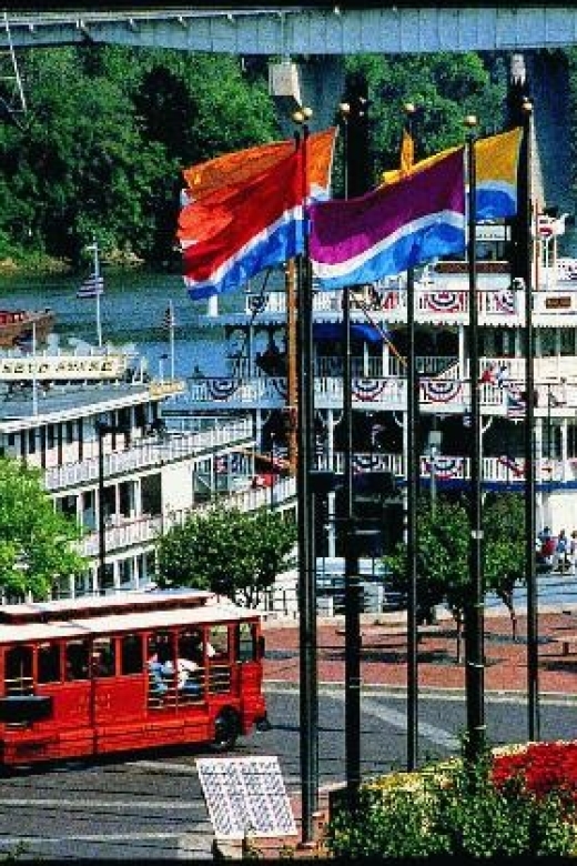 Nashville: General Jackson Showboat Dinner Cruise