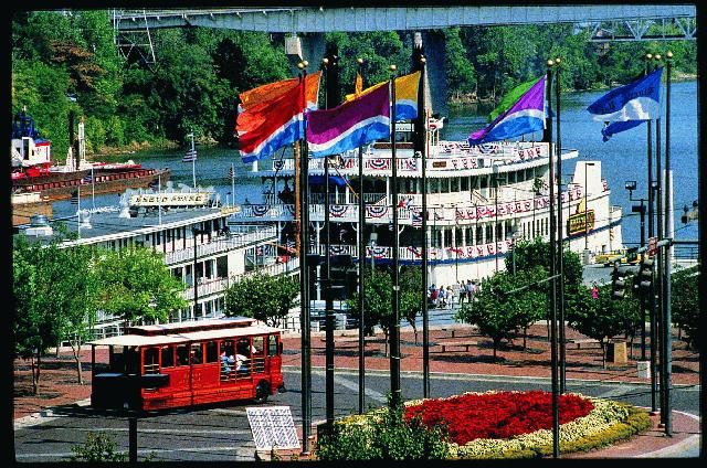 Nashville: General Jackson Showboat Lunch Cruise