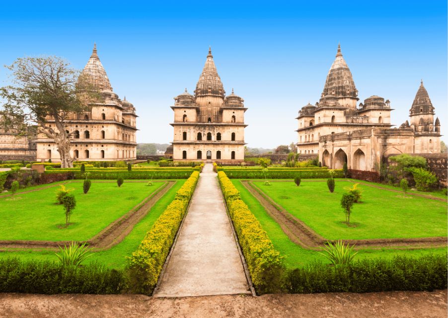 Touristic Highlights of Orchha & Jhansi Full Day Tour by Car