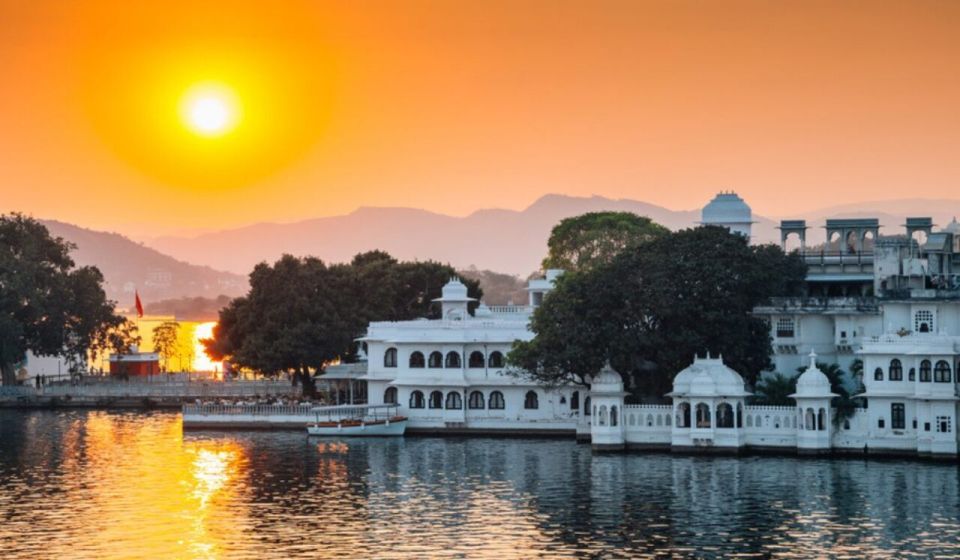 Udaipur Full Day City Tour With Boat Ride