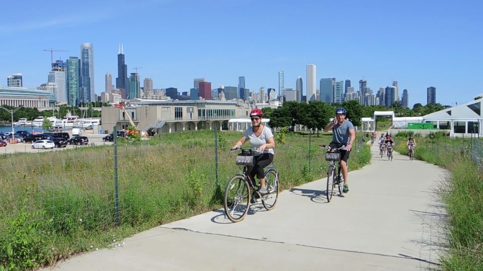 Chicago: Full-Day or Half-Day Bike Rental - Host and Private Group Availability