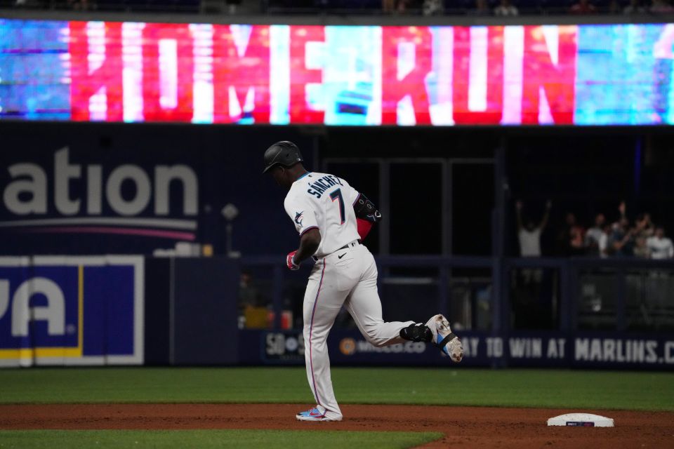 Miami: Miami Marlins Baseball Game Ticket at Loandepot Park - Ticket Availability