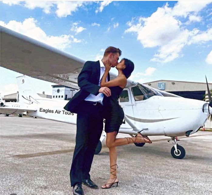 Miami: Romantic 1-Hour Private Flight Tour With Champagne - Meeting Point