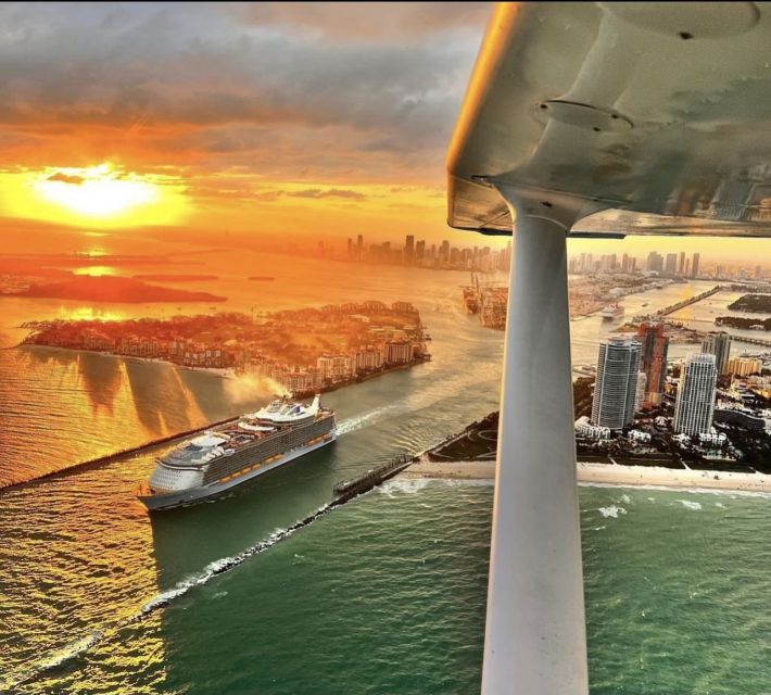 Miami: Romantic 1-Hour Private Flight Tour With Champagne - Sum Up