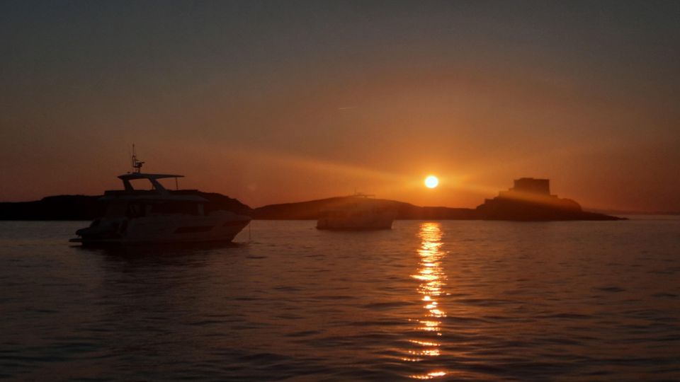 Aperitive at Sunset on Sailboat-Swim and Paddle-Antibes Cape - Languages and Experience