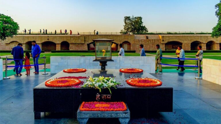 From Delhi: Agra, Jaipur 4-Day Luxury Golden Triangle Tour