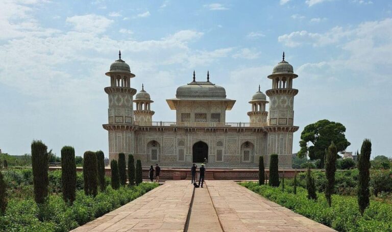 From Delhi: Private Taj Mahal Agra Fort & Baby Taj Day Trip