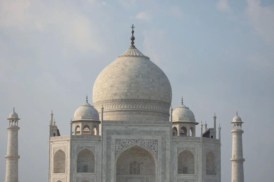 From Delhi: Sunrise Taj Mahal, Agra Fort and Baby Taj Tour