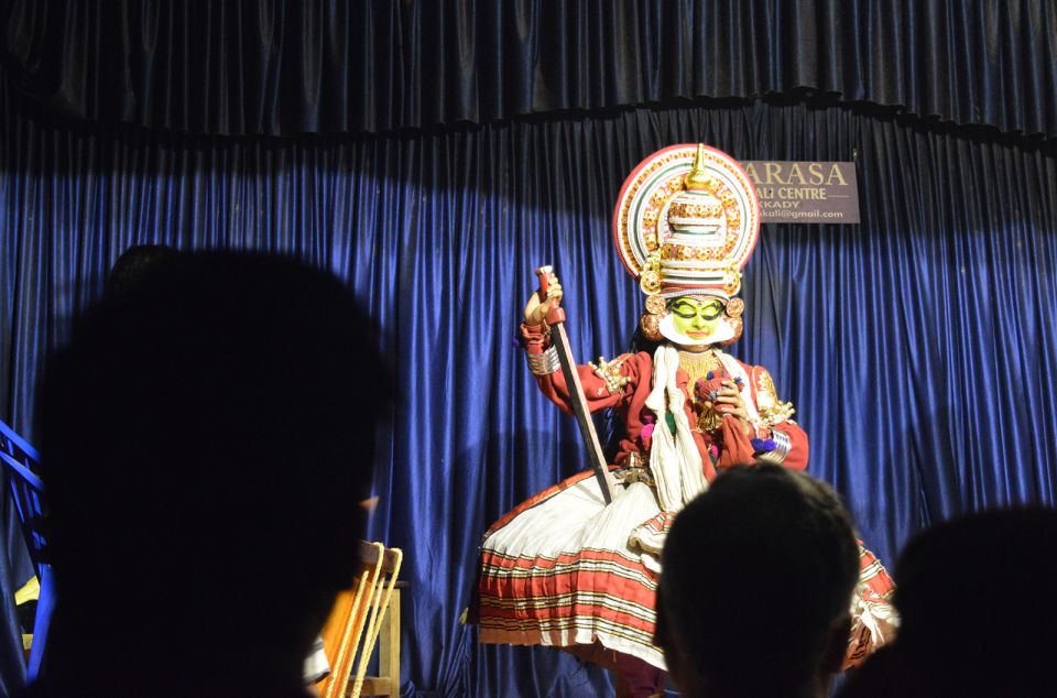 Kochi: Kathakali Evening Dance Show W/ Dinner & Transfer