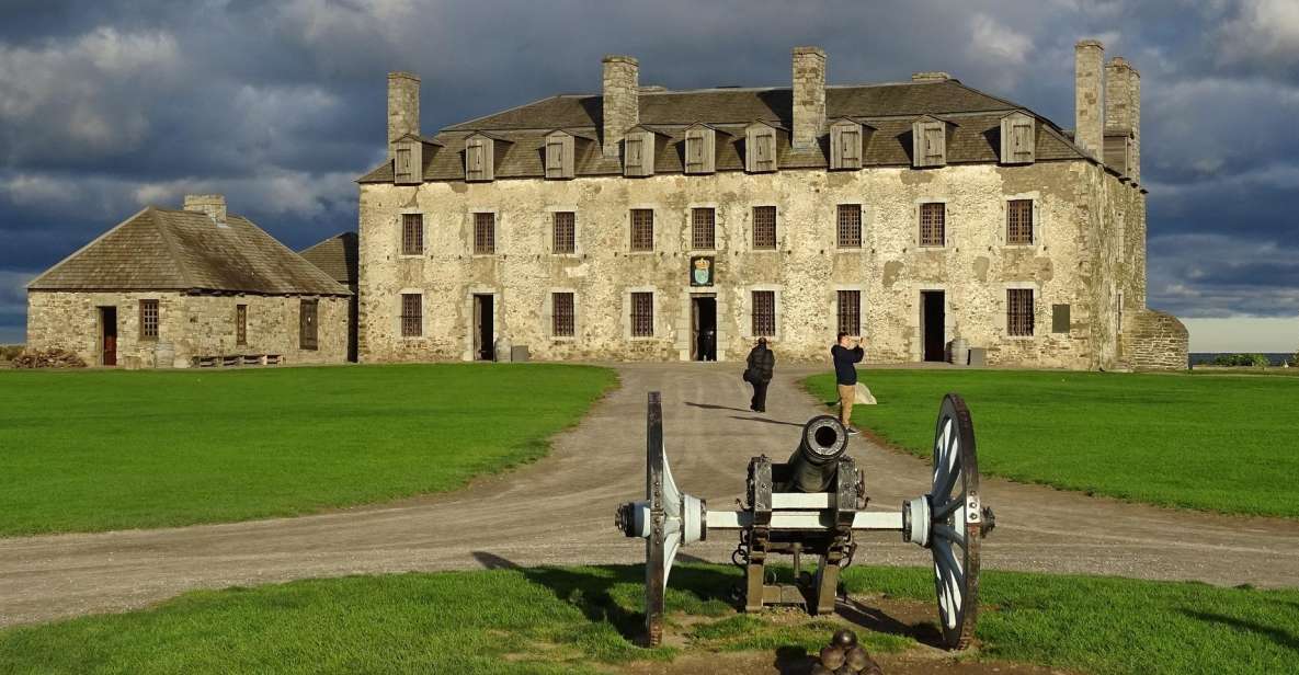 Niagara Falls, USA: Old Fort & Optional Maid of the Mist