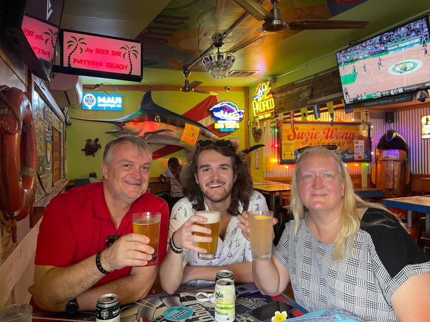 Oahu: Waikiki History Tour Pub Crawl