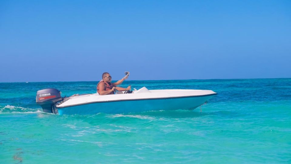 Punta Cana: Guided Speedboat Experience on the Coast