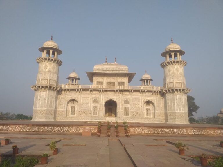 Taj Mahal,Agra Fort & Baby Taj Mahal Agra Tour From Delhi