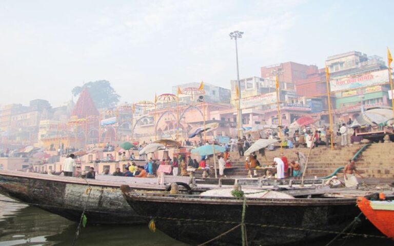 Varanasi: Sunrise Boat Ride W/ Ghats & Morning Rituals