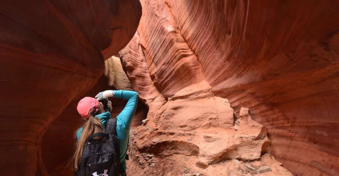 From Kanab: 3-Hour Peek-a-Boo Slot Canyon Hiking Tour - Experience Description