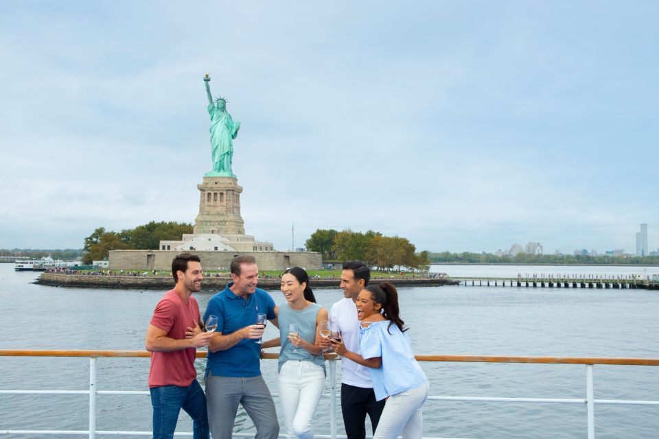 New York City: Brunch, Lunch, or Dinner Buffet River Cruise - Experience Highlights