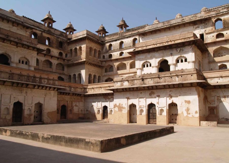 Touristic Highlights of Orchha & Jhansi(Guided Fullday Tour) - Jhansi Fort Tour