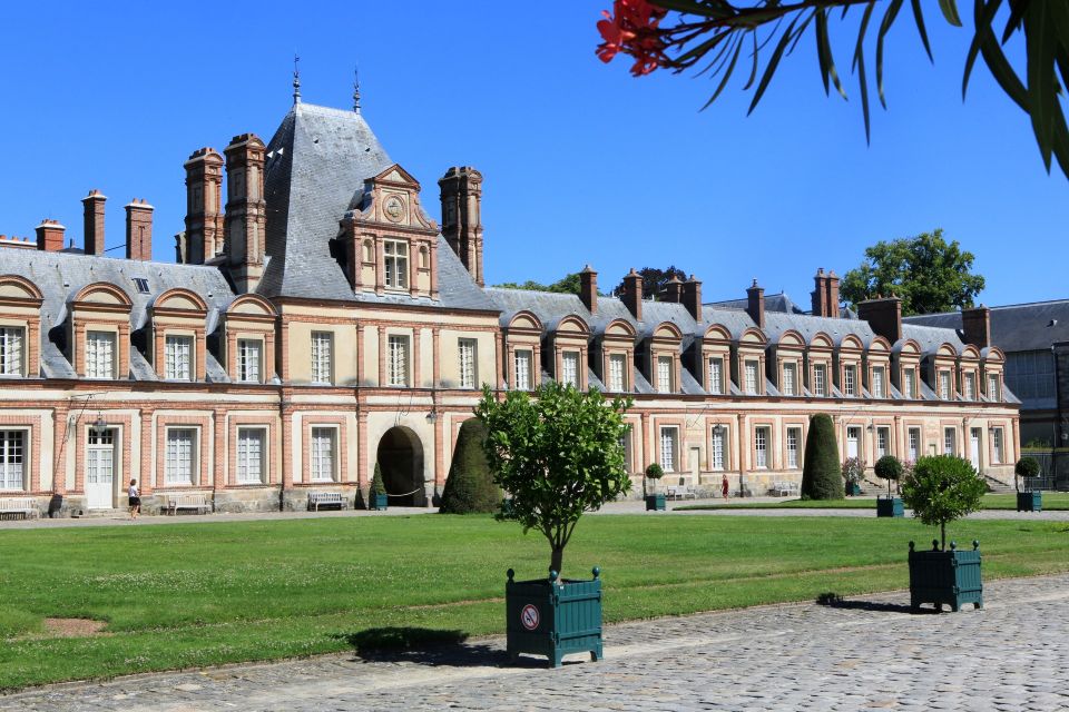 Skip-The-Line Château De Fontainebleau From Paris by Car - Château De Vaux-Le-Vicomte Visit