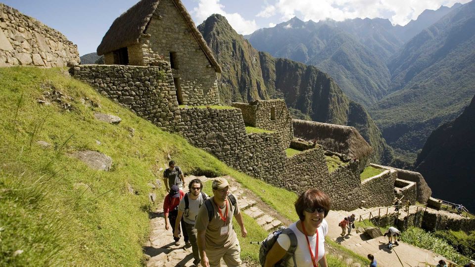 From Cusco: Machu Picchu Amazing + Rainbow Mountain 2D - 1N - Sum Up