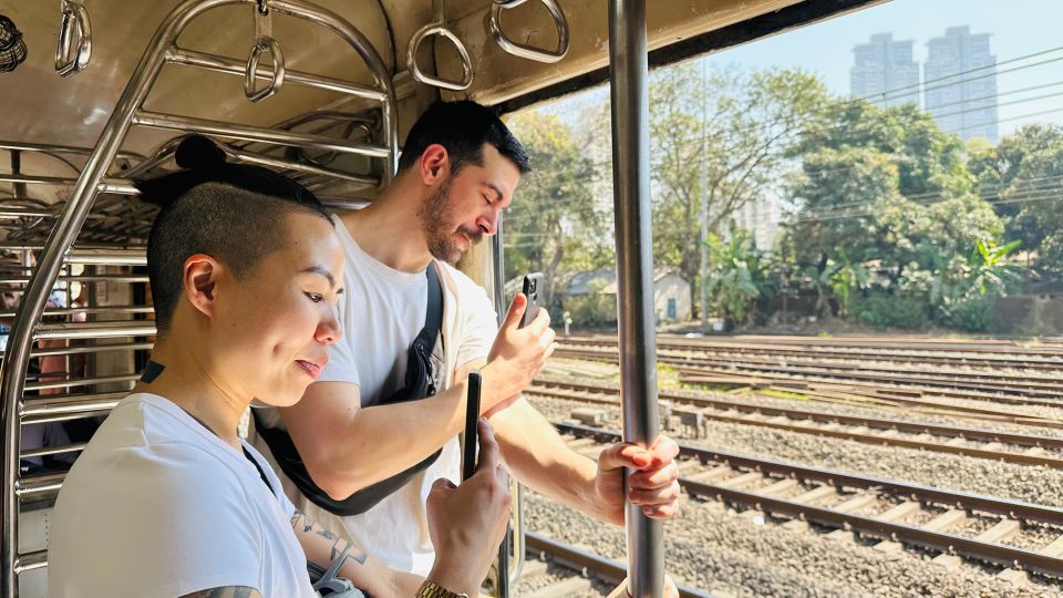 Mumbai: Dharavi Slum & Dhobi Ghat With Local Train Ride - Reviews