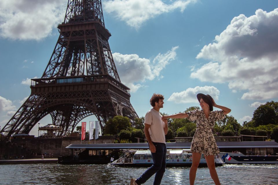 Paris: Private Photoshoot at the Eiffel Tower - Sample Reviews