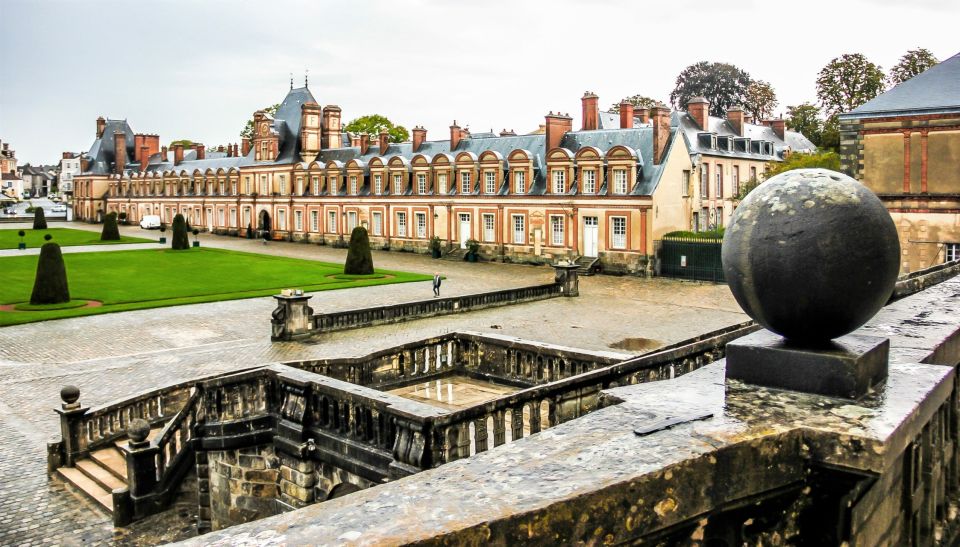 Skip-The-Line Château De Fontainebleau From Paris by Car - Common questions