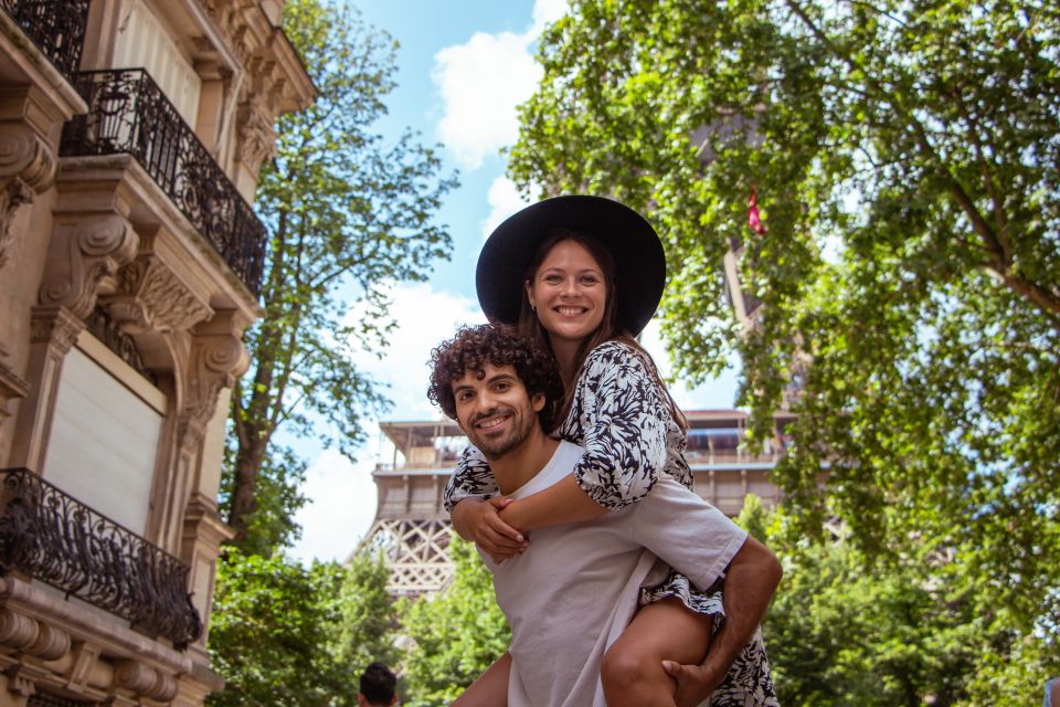 Paris: Private Photoshoot at the Eiffel Tower - Accessibility and Group Type