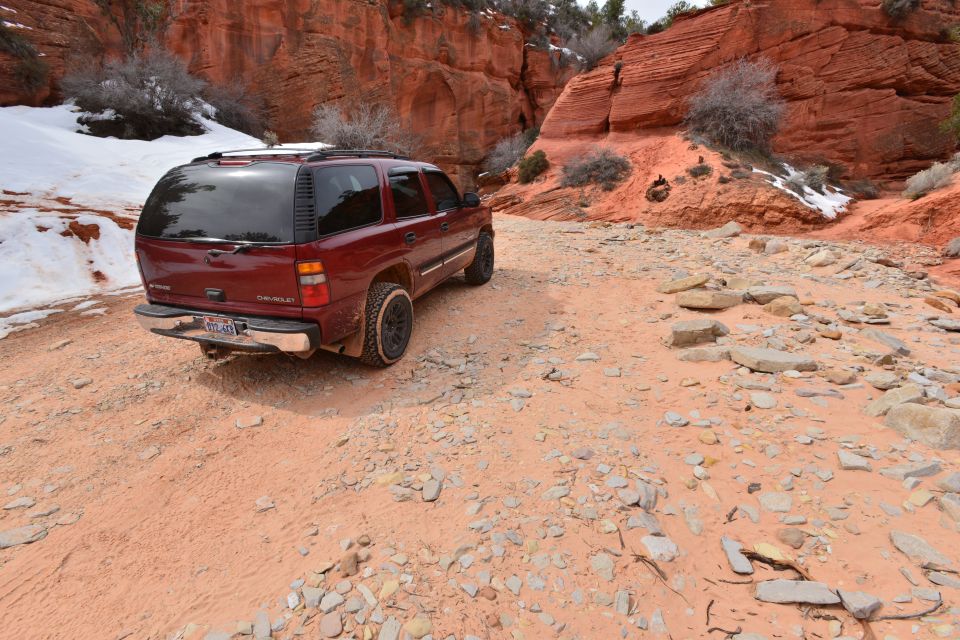 From Kanab: 3-Hour Peek-a-Boo Slot Canyon Hiking Tour - Key Points