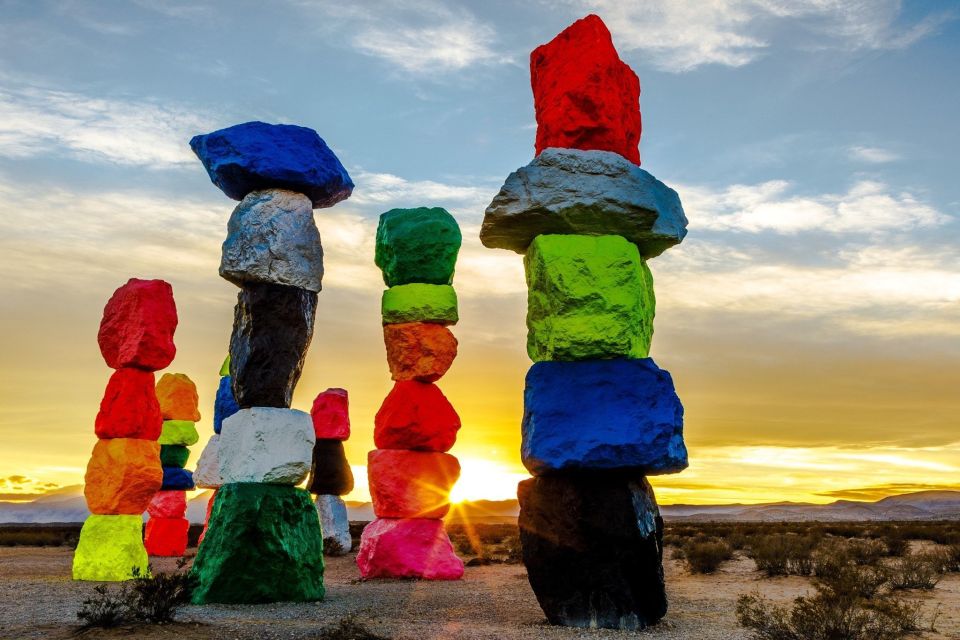 Las Vegas: Mojave, Red Rock Sign and 7 Magic Mountains Tour - Key Points