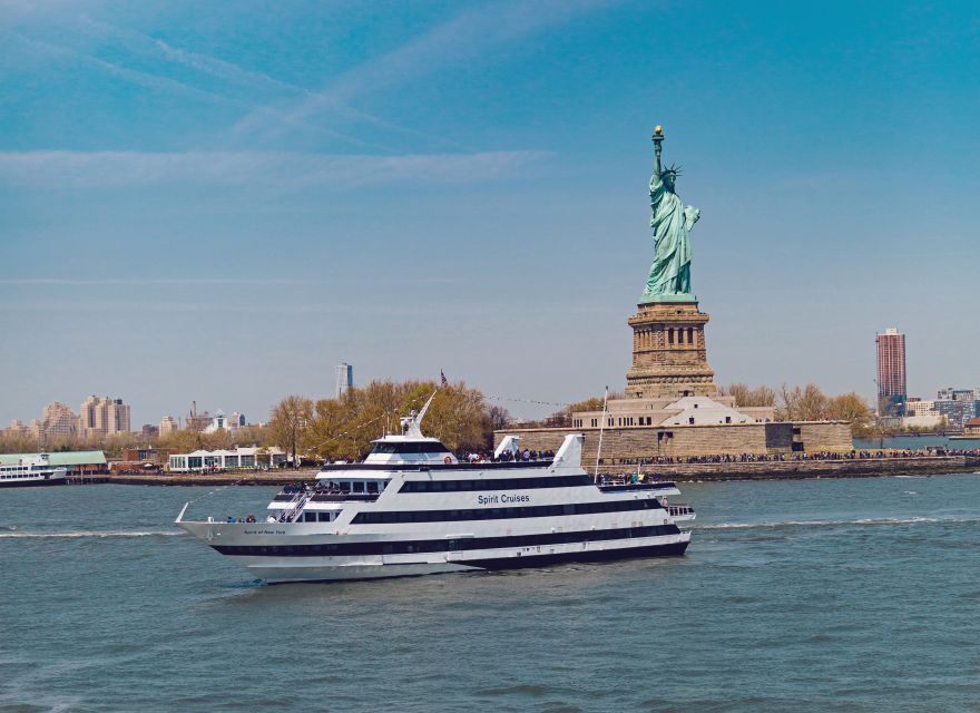 New York City: Brunch, Lunch, or Dinner Buffet River Cruise - Key Points