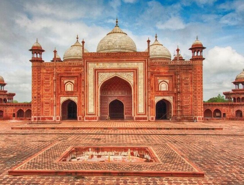 Explore Agra From Jaipur And Drop At New Delhi