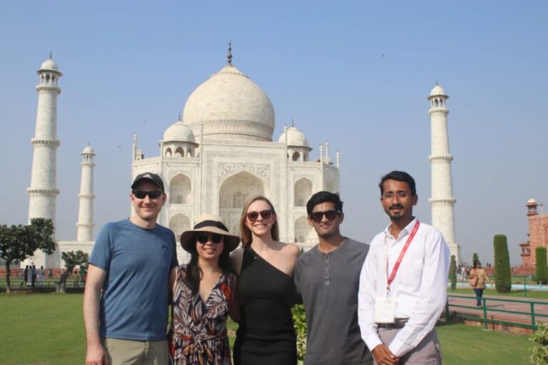 From Delhi: Private Sunrise Taj Mahal, Agra Fort Tour by Car