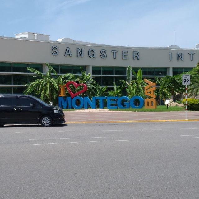 Montego Bay: Grand Palladium Resort Private Airport Transfer - Service Details