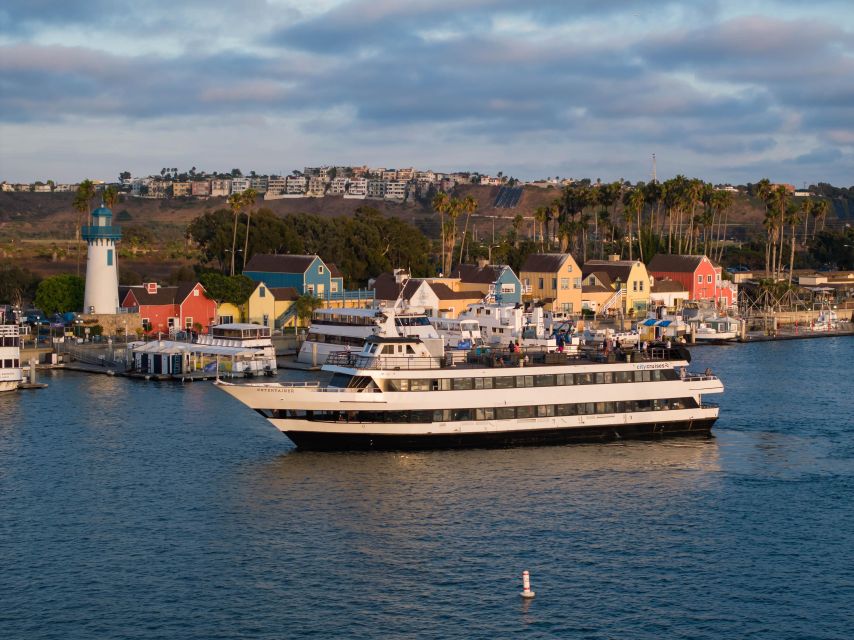 Marina Del Rey: NYE Gourmet Brunch Cruise - Language and Accessibility